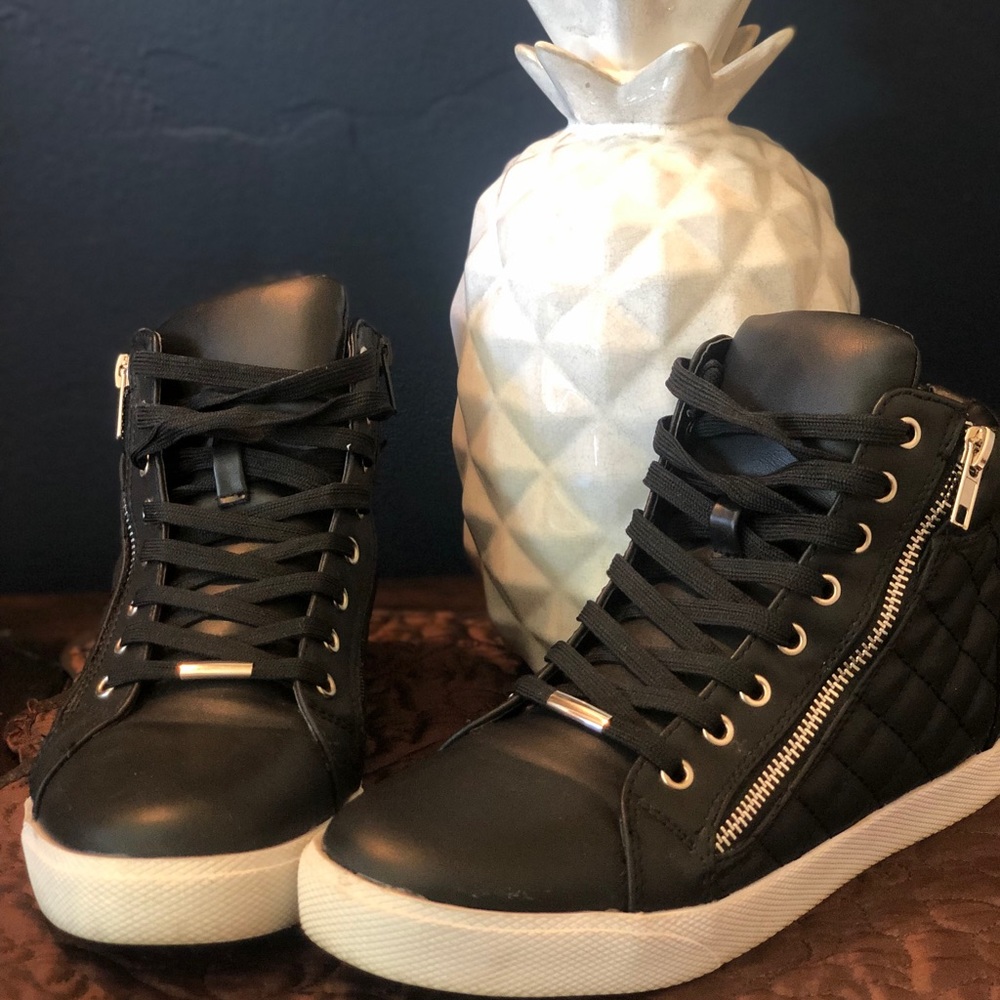 Steve Madden Decaf Tennis Shoes